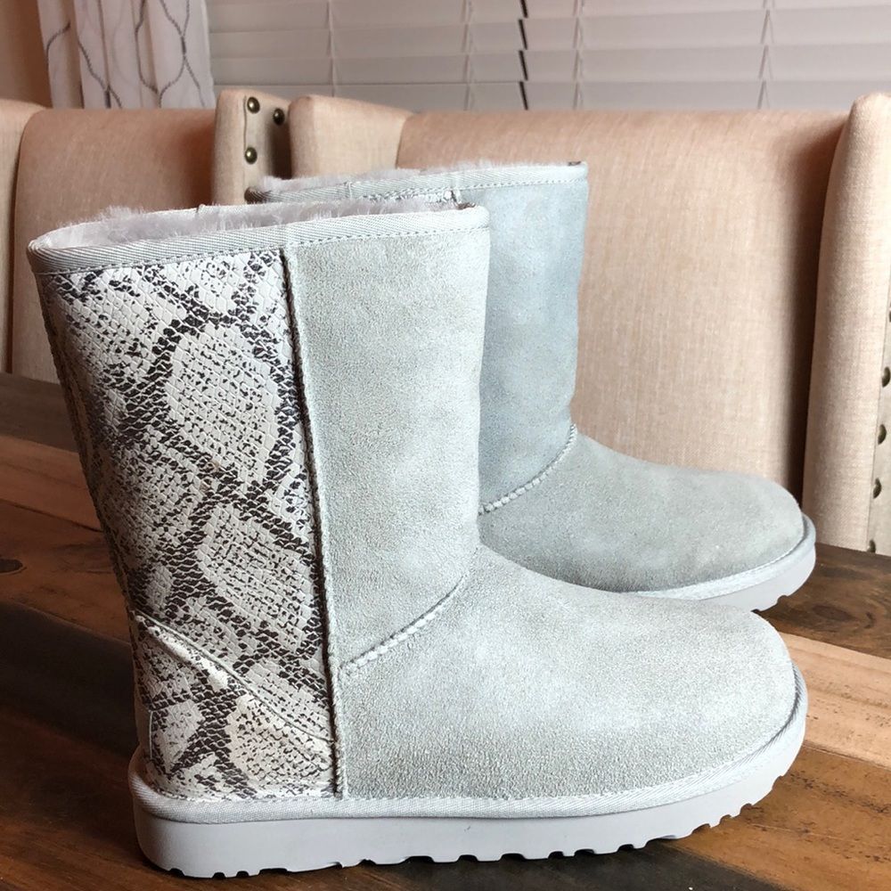 UGG Classic Short Metallic Snake